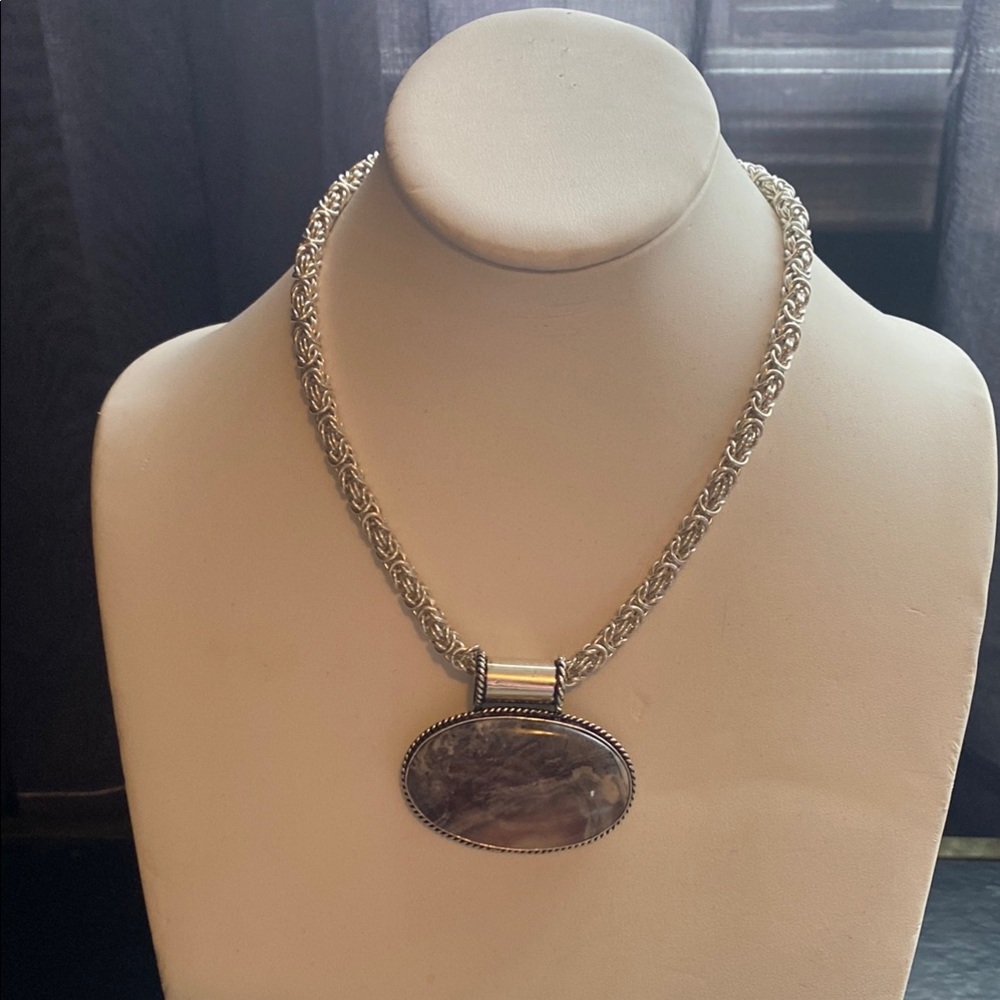 17” Elegant Handcrafted Silver Necklace with Oval Multicolored Agate Pendant